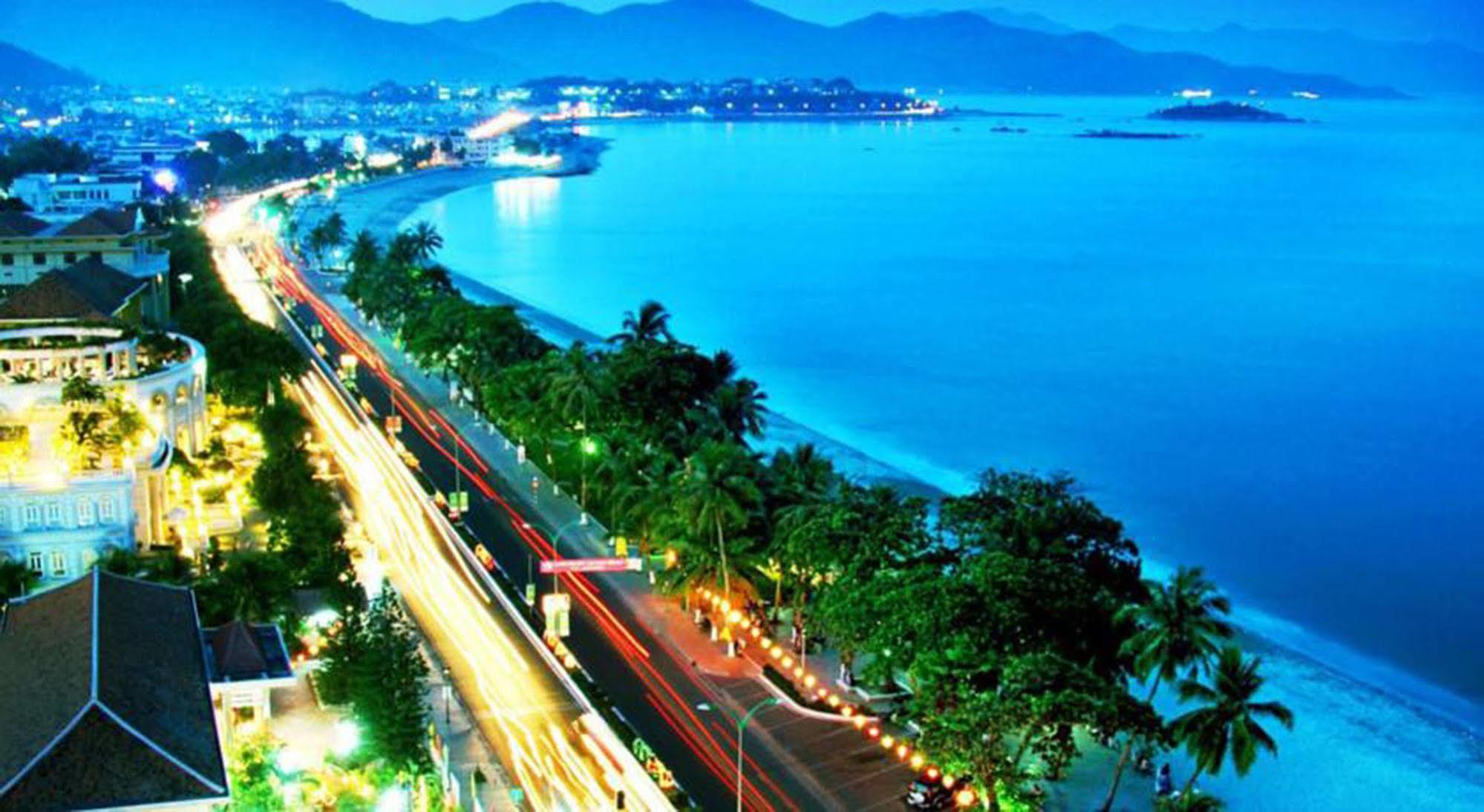 Hotel Aurora Nha Trang Exterior foto